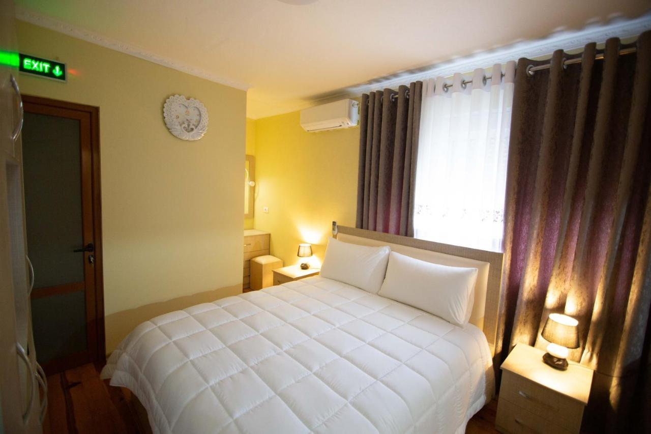 Vila Lika Hotel Korce Exterior photo